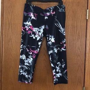 Floral print capris